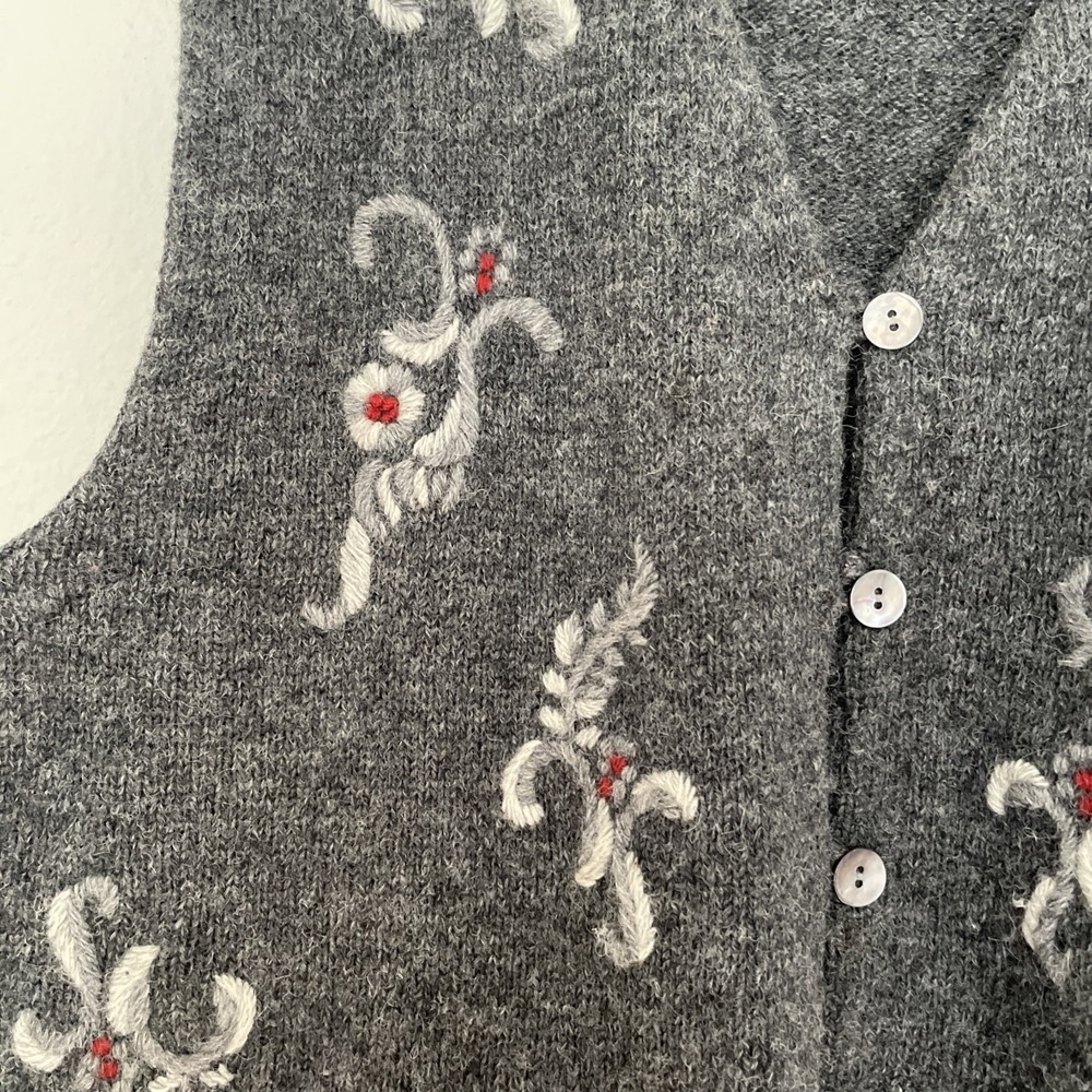 VTG Woolrich Sweater Vest Womens M Charcoal Wool Knit Button Embroider Grannycor - Picture 3 of 11